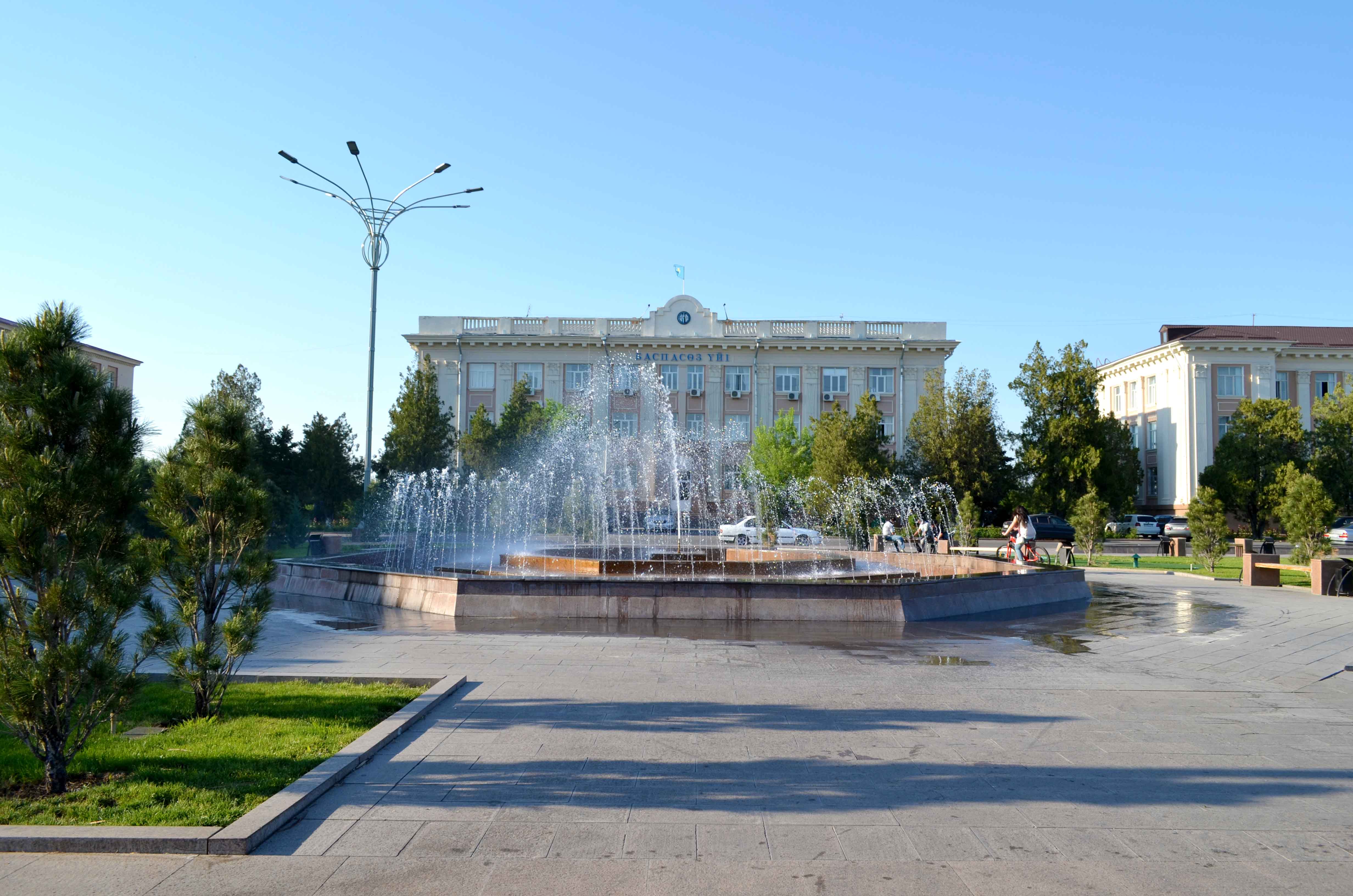Город Тараз. Ущелье по дороге в Тараз. Фото.